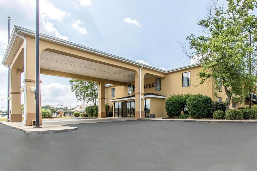 Quality Inn Andalusia Exteriör bild